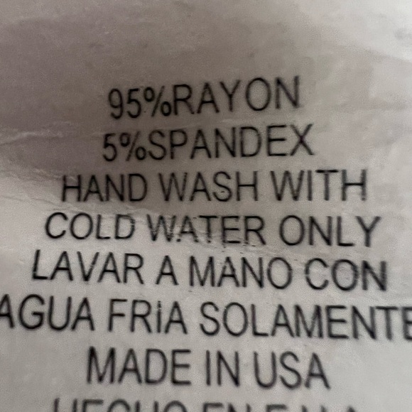 BEESON RIVER Size XL Maternity Top with Ruffle Design and Lots of Stretch - Picture 4 of 4